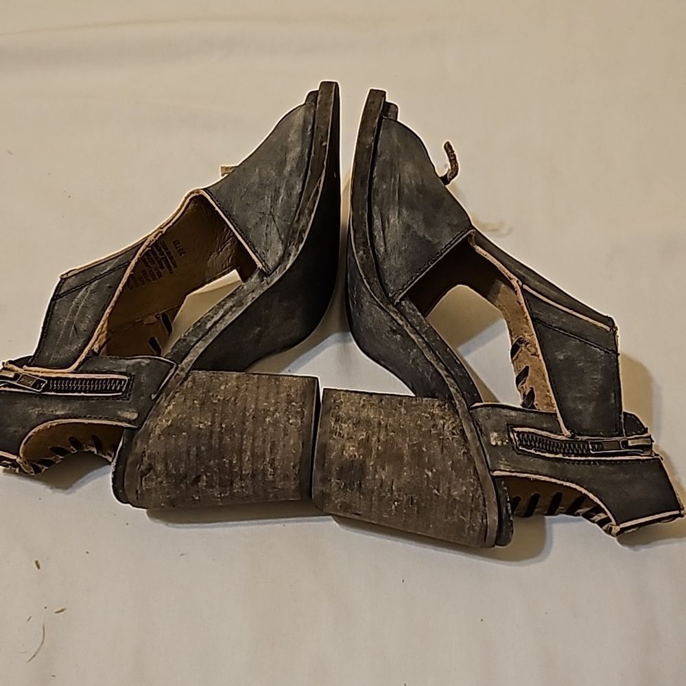 Farylrobin Black Ankle Booties - image 4